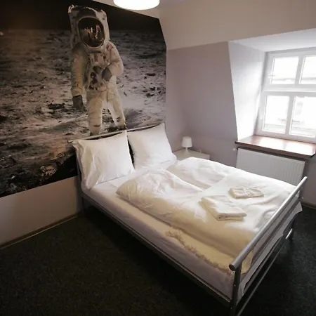 Explorer Old Town & #don't Be A Tourist, Be An Explorer! Albergue Poznań