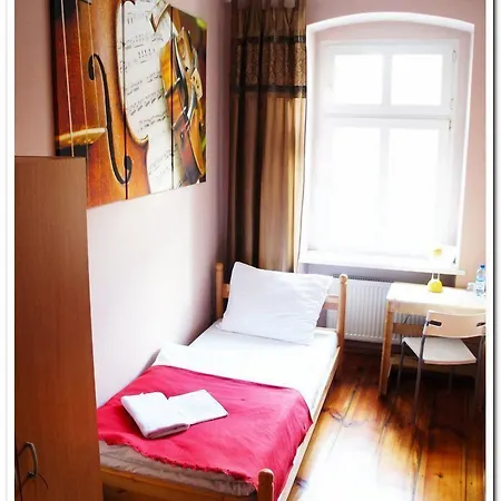 旅馆 Explorer Old Town & #don't Be A Tourist, Be An Explorer! 波兹南