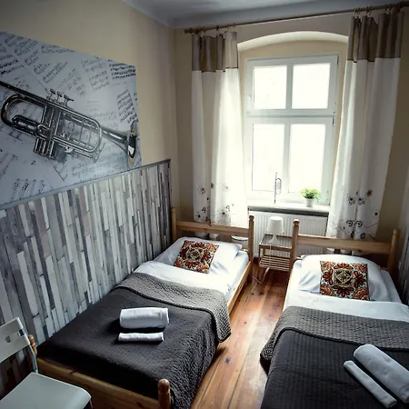 Explorer Old Town & #don't Be A Tourist, Be An Explorer! 旅馆 波兹南