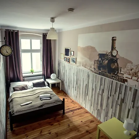 Explorer Old Town & #don't Be A Tourist, Be An Explorer!