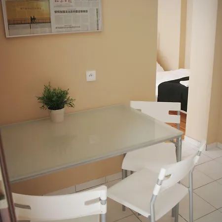 Explorer Old Town & #don't Be A Tourist, Be An Explorer! 旅馆 波兹南