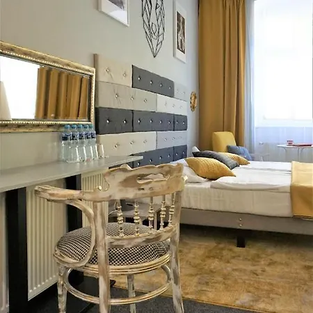 Hostel Explorer Old Town & #don't Be A Tourist, Be An Explorer! Posen