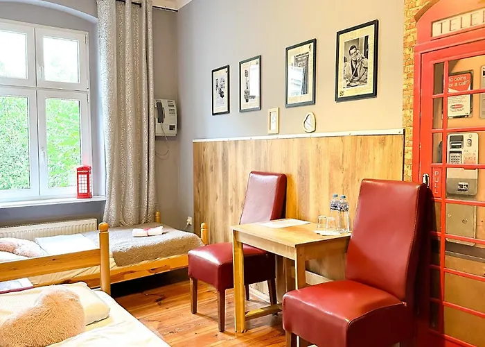 Explorer Old Town & #don't Be A Tourist, Be An Explorer! Vandrerhjem