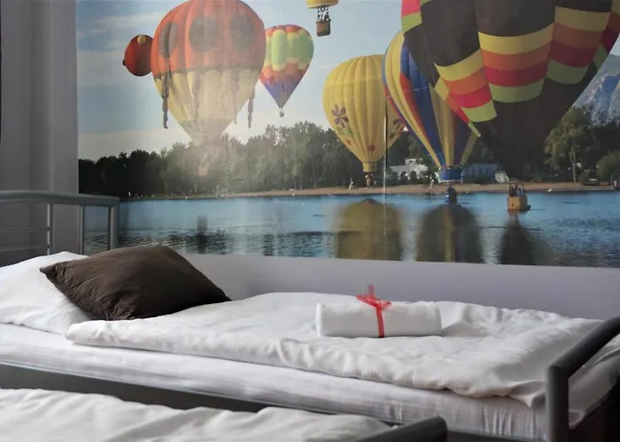 Explorer Old Town & #don't Be A Tourist, Be An Explorer! Poznań