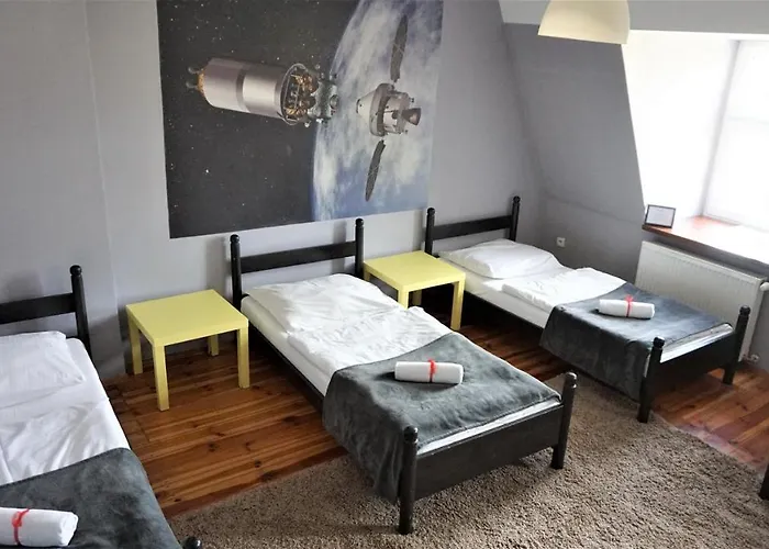 Explorer Old Town & #don't Be A Tourist, Be An Explorer! Vandrerhjem