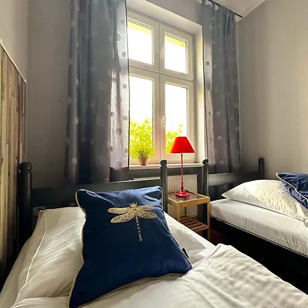 Explorer Old Town & #don't Be A Tourist, Be An Explorer! Hostel *