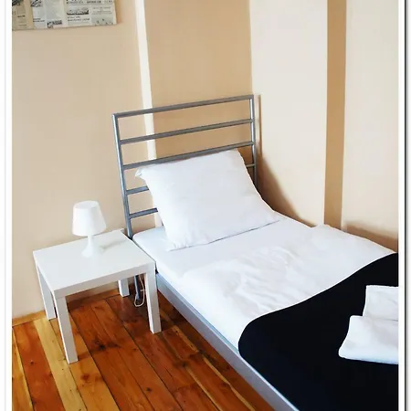 Hostel Explorer Old Town & #don't Be A Tourist, Be An Explorer! *