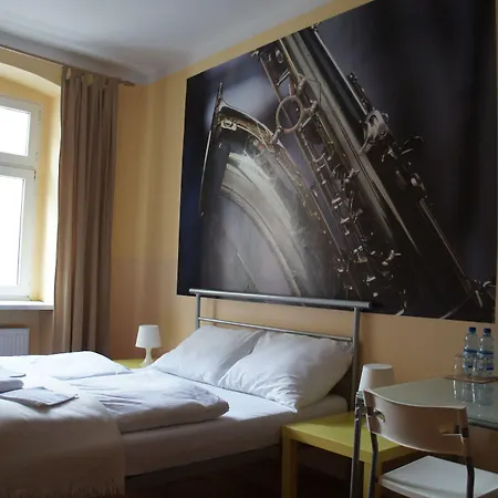 Hostel Explorer Old Town & #don't Be A Tourist, Be An Explorer! Πόζναν