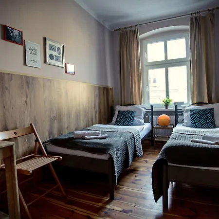 Explorer Old Town & #don't Be A Tourist, Be An Explorer! Hostel *