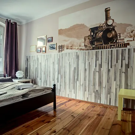 Hostel Explorer Old Town & #don't Be A Tourist, Be An Explorer! *