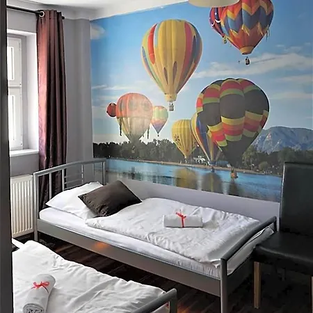 بيت شباب Explorer Old Town & #don't Be A Tourist, Be An Explorer! بوزنان