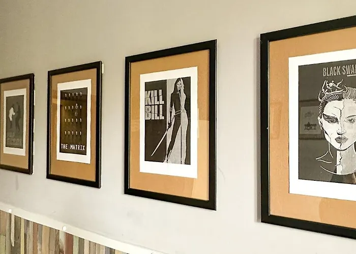 Explorer Old Town & #don't Be A Tourist, Be An Explorer! Hostel Poznan