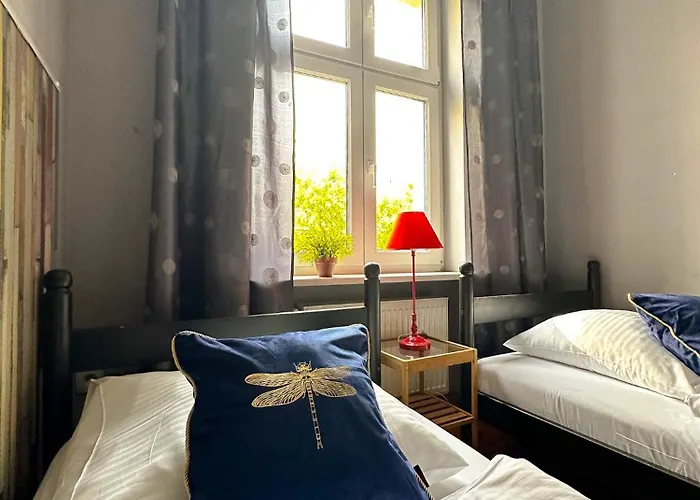 Explorer Old Town & #don't Be A Tourist, Be An Explorer! Hostel *