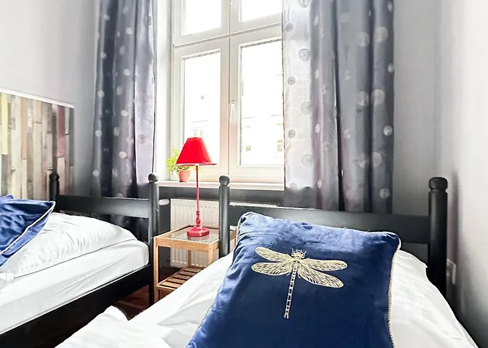 Hostel Explorer Old Town & #don't Be A Tourist, Be An Explorer! *