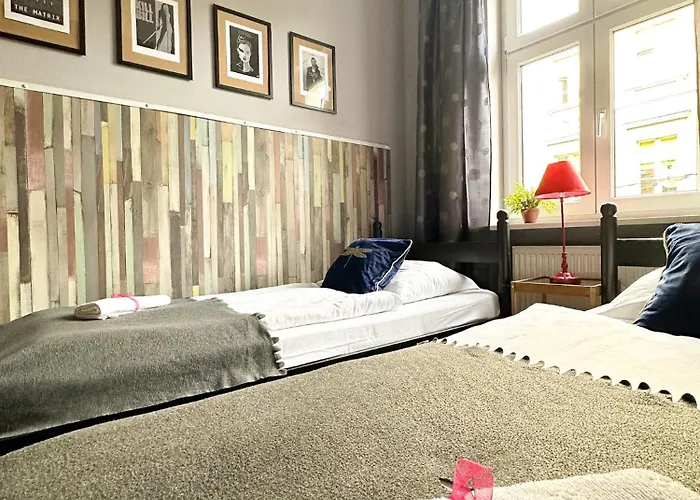 Explorer Old Town & #don't Be A Tourist, Be An Explorer!