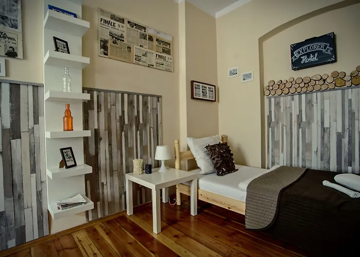 Explorer Old Town & #don't Be A Tourist, Be An Explorer! Hostel *