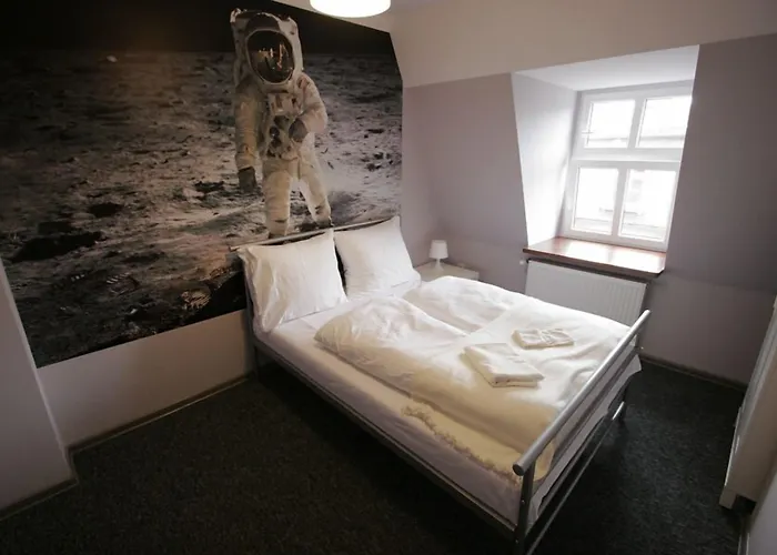 Explorer Old Town & #don't Be A Tourist, Be An Explorer! Hostel Poznan