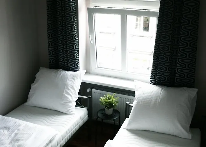 Explorer Old Town & #don't Be A Tourist, Be An Explorer! Hostel