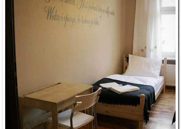 Explorer Old Town & #don't Be A Tourist, Be An Explorer! Hostel Poznan