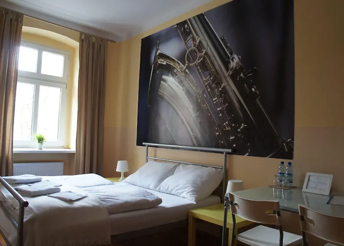 Hostel Explorer Old Town & #don't Be A Tourist, Be An Explorer! Poznan