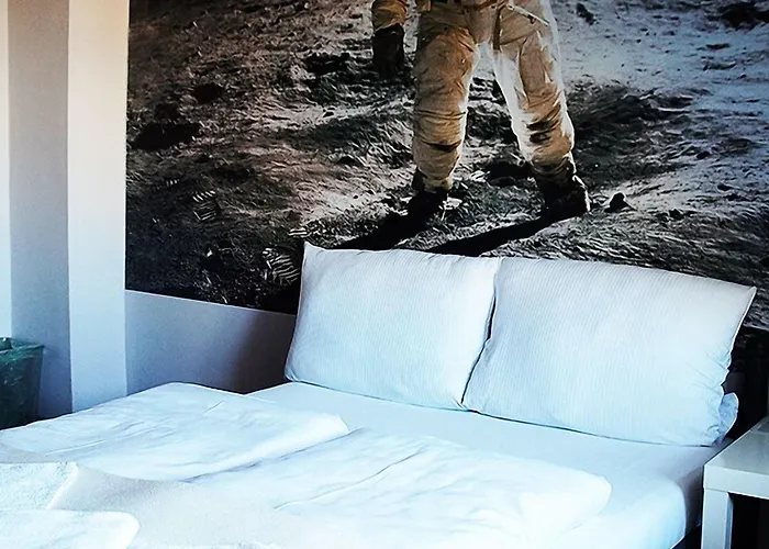 Explorer Old Town & #don't Be A Tourist, Be An Explorer! Hostel Poznan