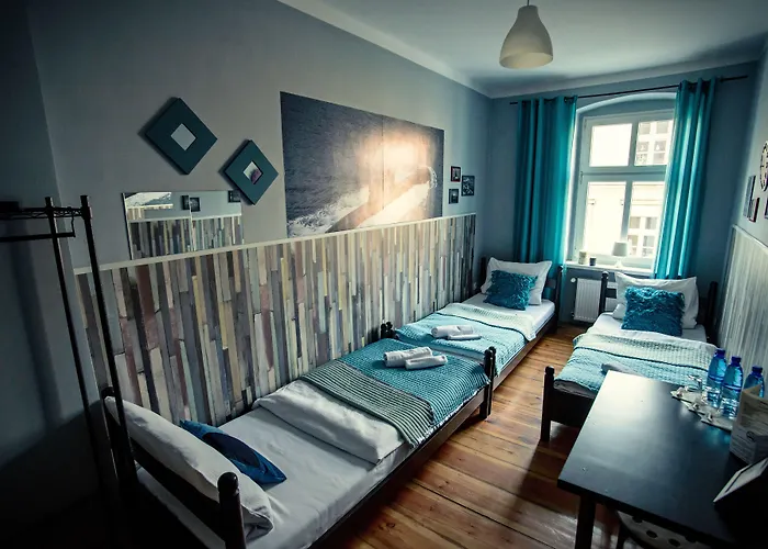 Explorer Old Town & #don't Be A Tourist, Be An Explorer! Hostel *