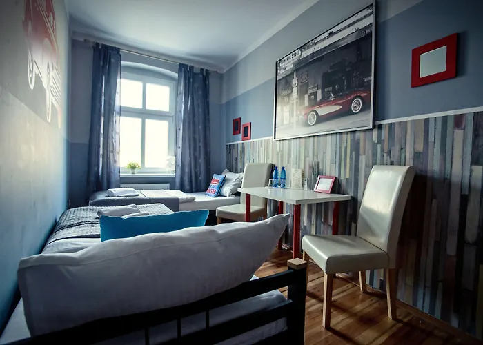 Hostel Explorer Old Town & #don't Be A Tourist, Be An Explorer!