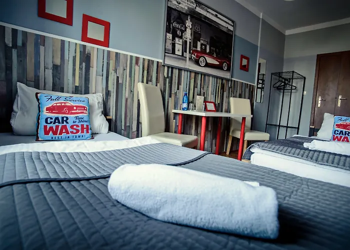 Hostel Explorer Old Town & #don't Be A Tourist, Be An Explorer! Poznan