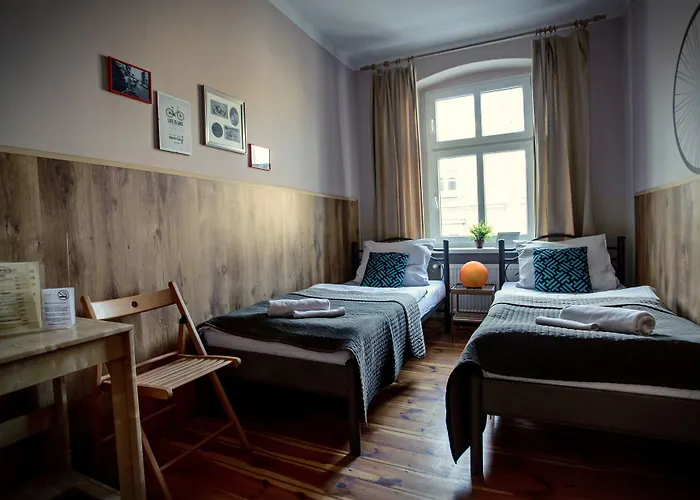 Explorer Old Town & #don't Be A Tourist, Be An Explorer! Hostel *