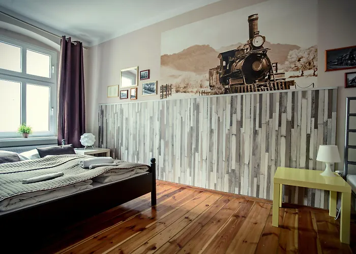 Hostel Explorer Old Town & #don't Be A Tourist, Be An Explorer! *