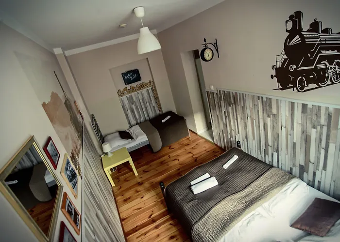 Hostel Explorer Old Town & #don't Be A Tourist, Be An Explorer! *