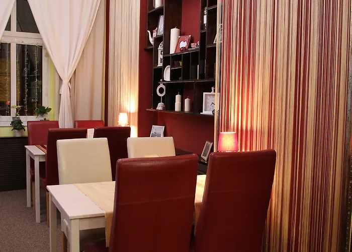 Hostel Explorer Old Town & #don't Be A Tourist, Be An Explorer!